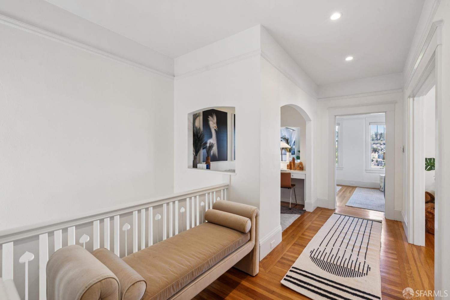 Detail Gallery Image 2 of 28 For 978 Clayton St, San Francisco,  CA 94117 - 2 Beds | 1/1 Baths
