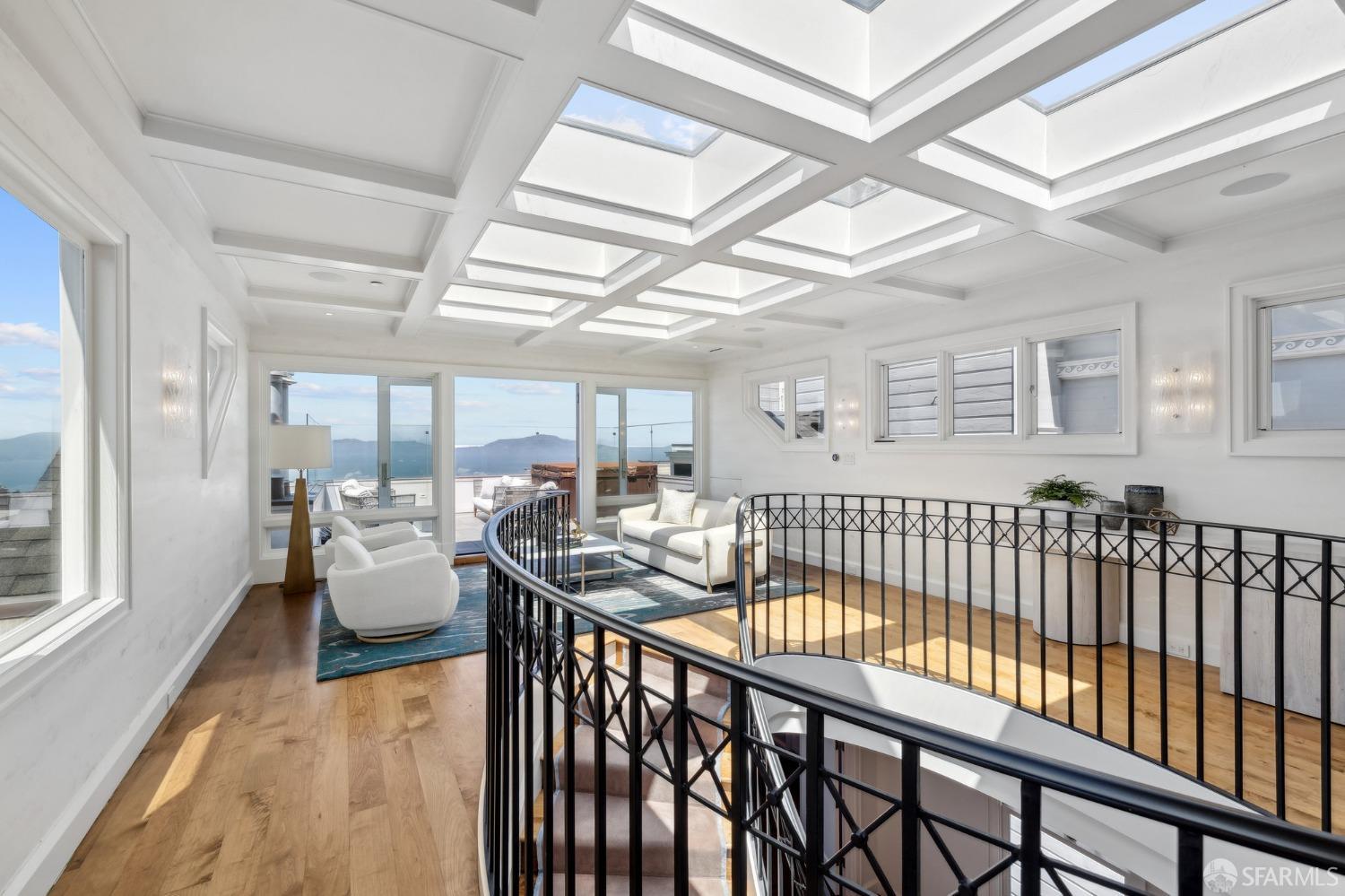 Detail Gallery Image 32 of 65 For 2730 Vallejo St, San Francisco,  CA 94123 - 6 Beds | 4/2 Baths