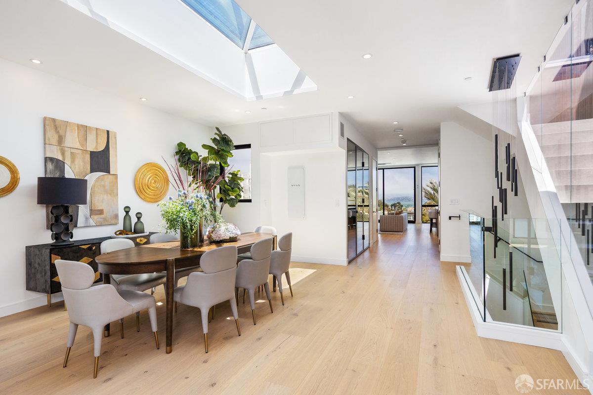 Detail Gallery Image 6 of 64 For 2762 Filbert St, San Francisco,  CA 94123 - – Beds | – Baths