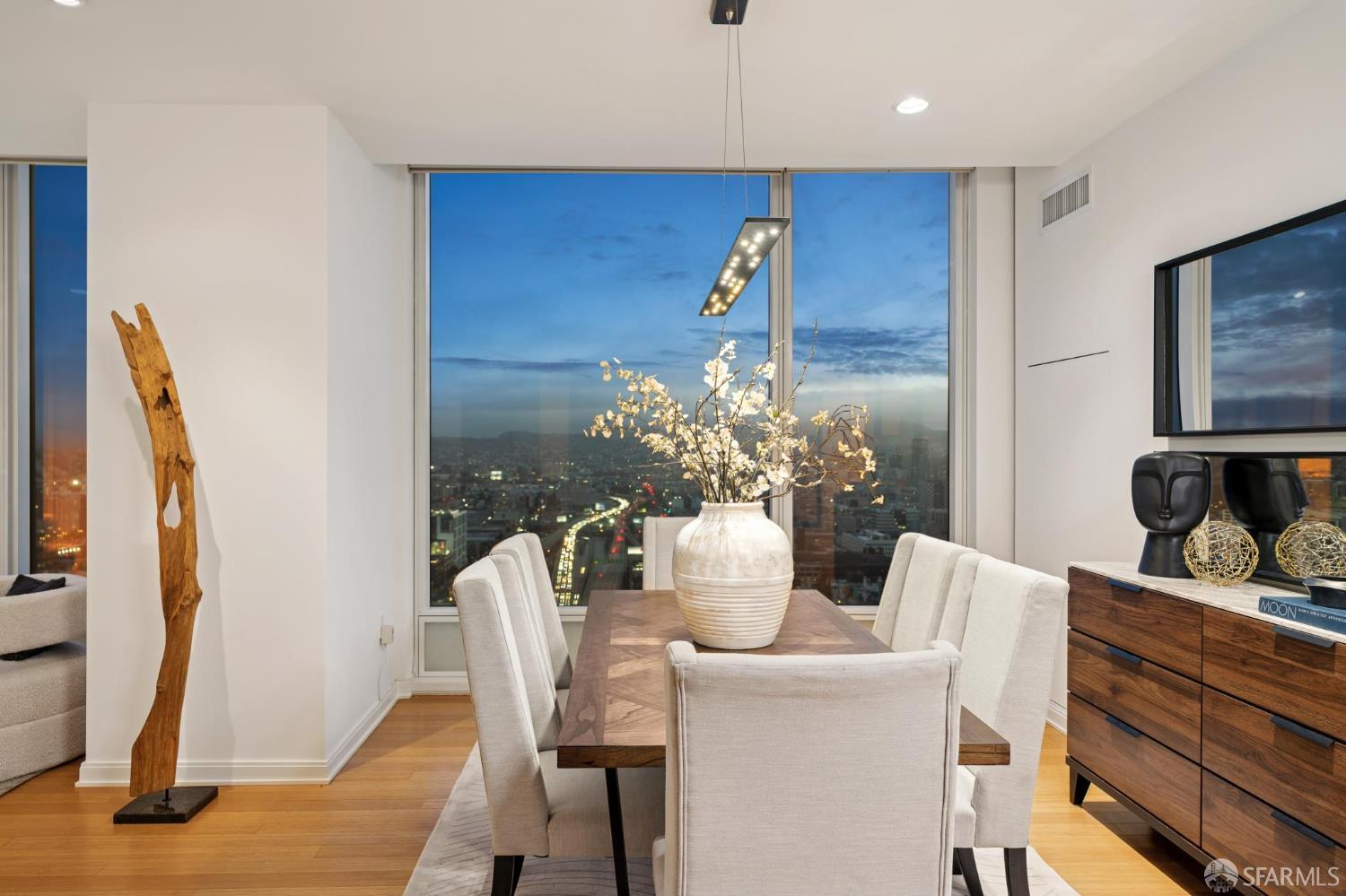 Detail Gallery Image 6 of 56 For 425 1st St #3104,  San Francisco,  CA 94105 - 2 Beds | 2 Baths