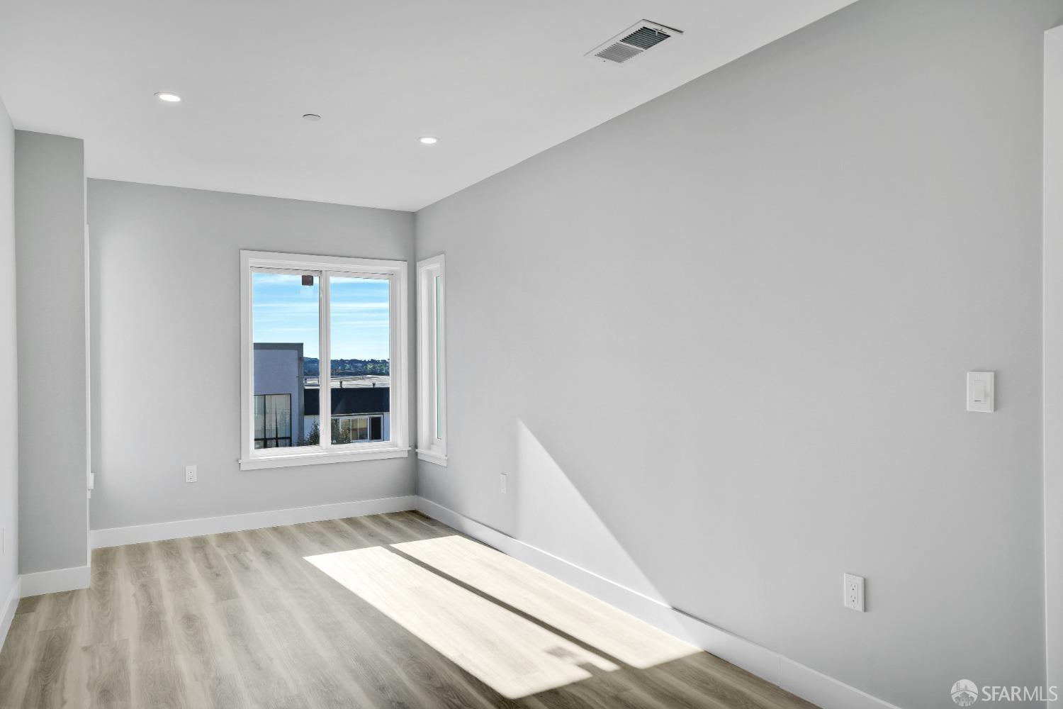Detail Gallery Image 15 of 89 For 1640 Taraval St, San Francisco,  CA 94116 - – Beds | – Baths