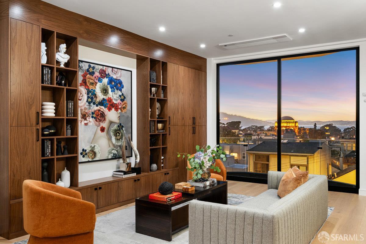 Detail Gallery Image 15 of 64 For 2762 Filbert St, San Francisco,  CA 94123 - 5 Beds | 5/2 Baths