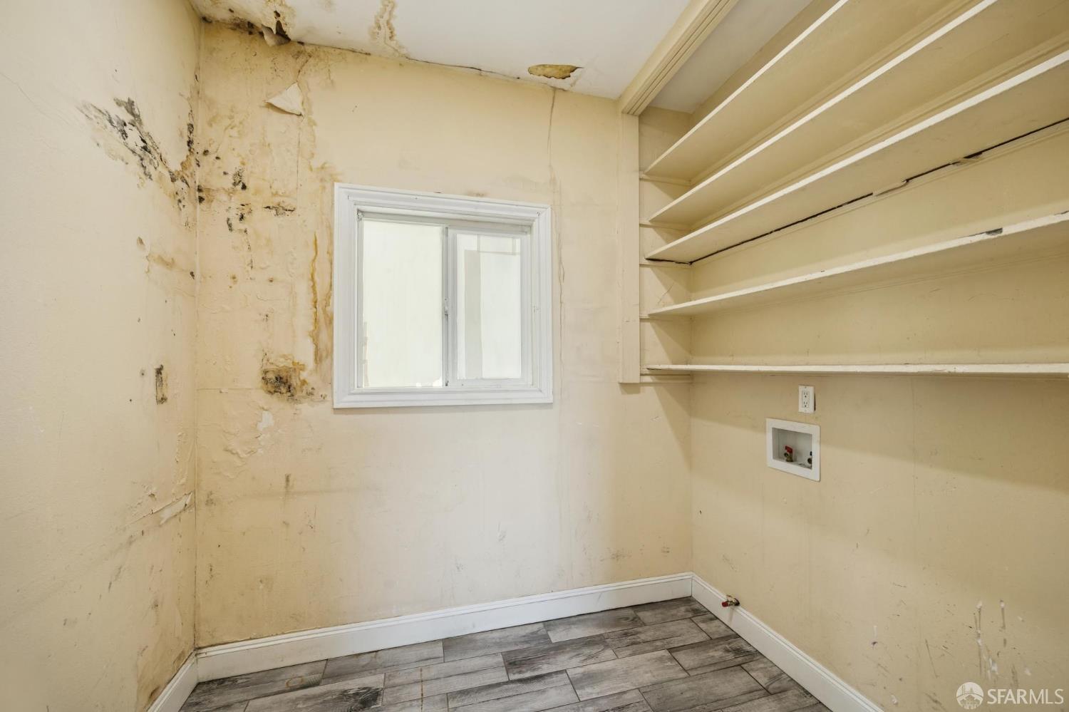 Detail Gallery Image 16 of 31 For 1005 E 12th St, Oakland,  CA 94606 - 4 Beds | 2 Baths