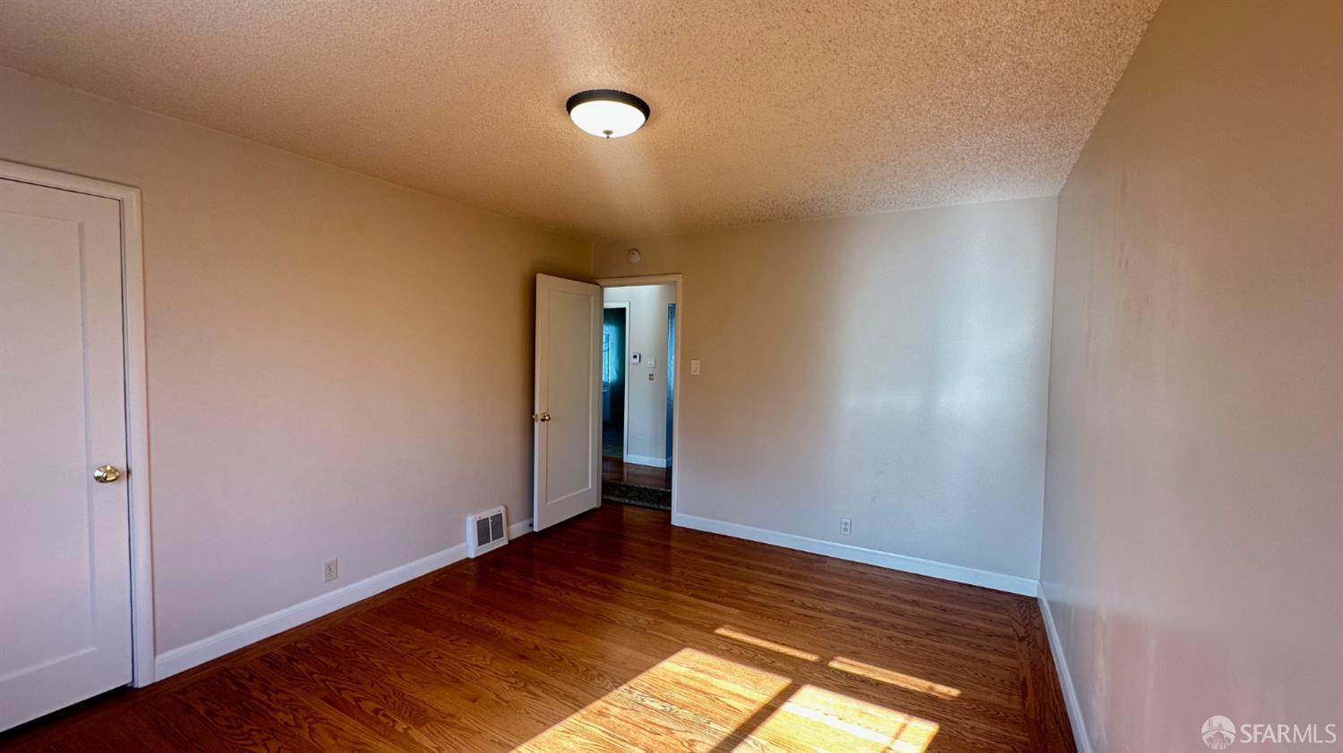 Detail Gallery Image 14 of 45 For 2322 39th Ave, San Francisco,  CA 94116 - 3 Beds | 1 Baths
