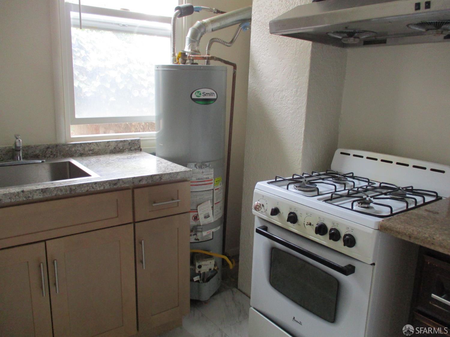 Detail Gallery Image 7 of 49 For 321 Santa Clara Ave, Oakland,  CA 94610 - 4 Beds | 4 Baths