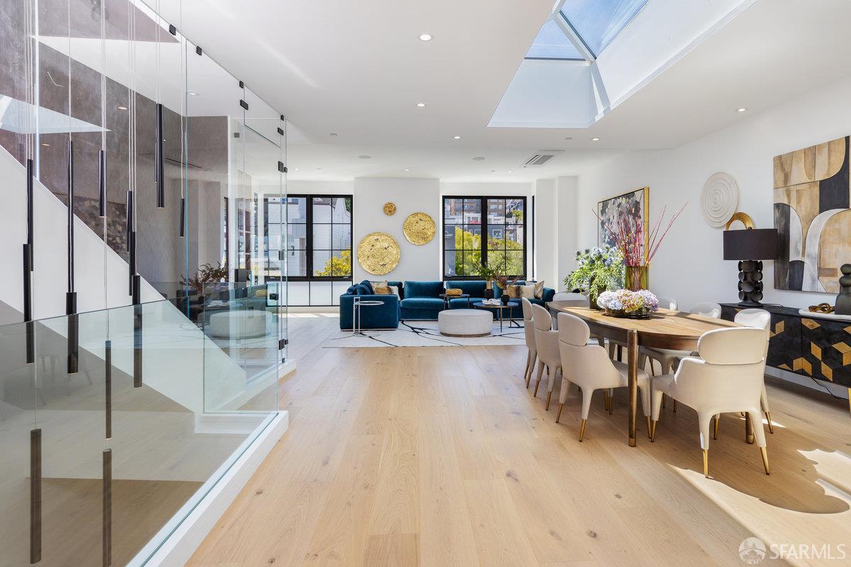 Detail Gallery Image 3 of 64 For 2762 Filbert St, San Francisco,  CA 94123 - – Beds | – Baths