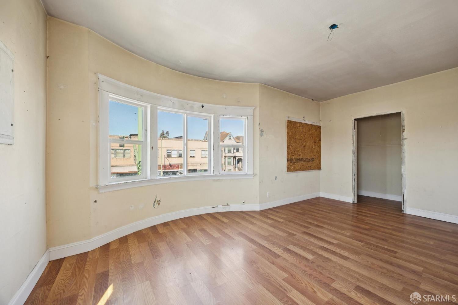 Detail Gallery Image 19 of 31 For 1005 E 12th St, Oakland,  CA 94606 - 4 Beds | 2 Baths