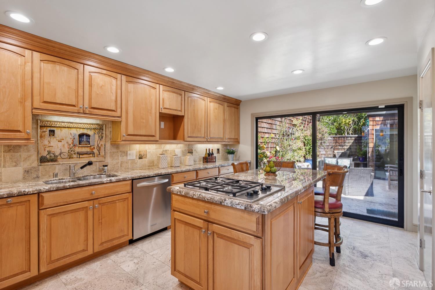 Detail Gallery Image 15 of 50 For 214 the Knoll, Orinda,  CA 94563 - 3 Beds | 3 Baths