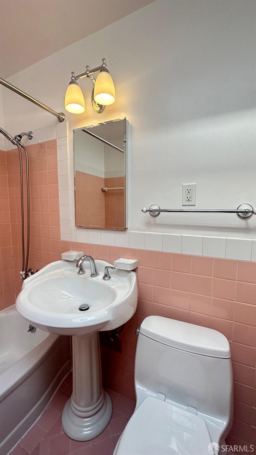 Detail Gallery Image 32 of 45 For 2322 39th Ave, San Francisco,  CA 94116 - 3 Beds | 1 Baths