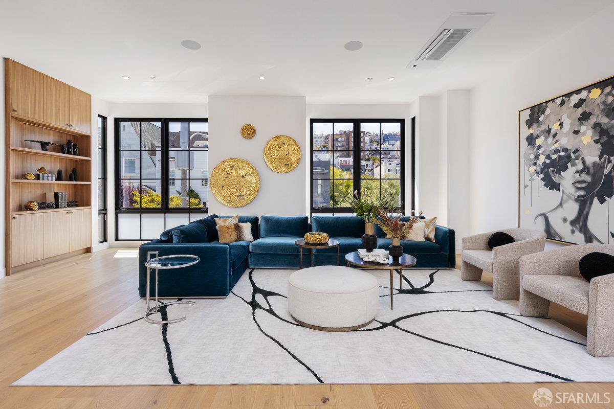 Detail Gallery Image 4 of 64 For 2762 Filbert St, San Francisco,  CA 94123 - 5 Beds | 5/2 Baths