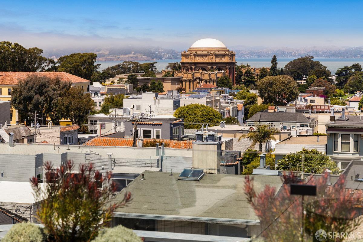 Detail Gallery Image 29 of 64 For 2762 Filbert St, San Francisco,  CA 94123 - 5 Beds | 5/2 Baths