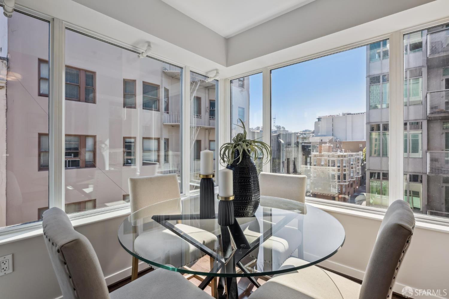 Photo #5: 425064908 Listing 