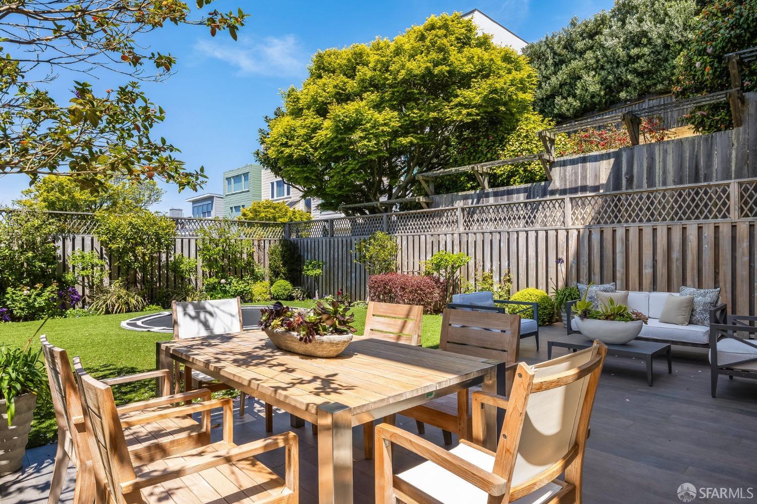 Detail Gallery Image 56 of 65 For 2730 Vallejo St, San Francisco,  CA 94123 - 6 Beds | 4/2 Baths