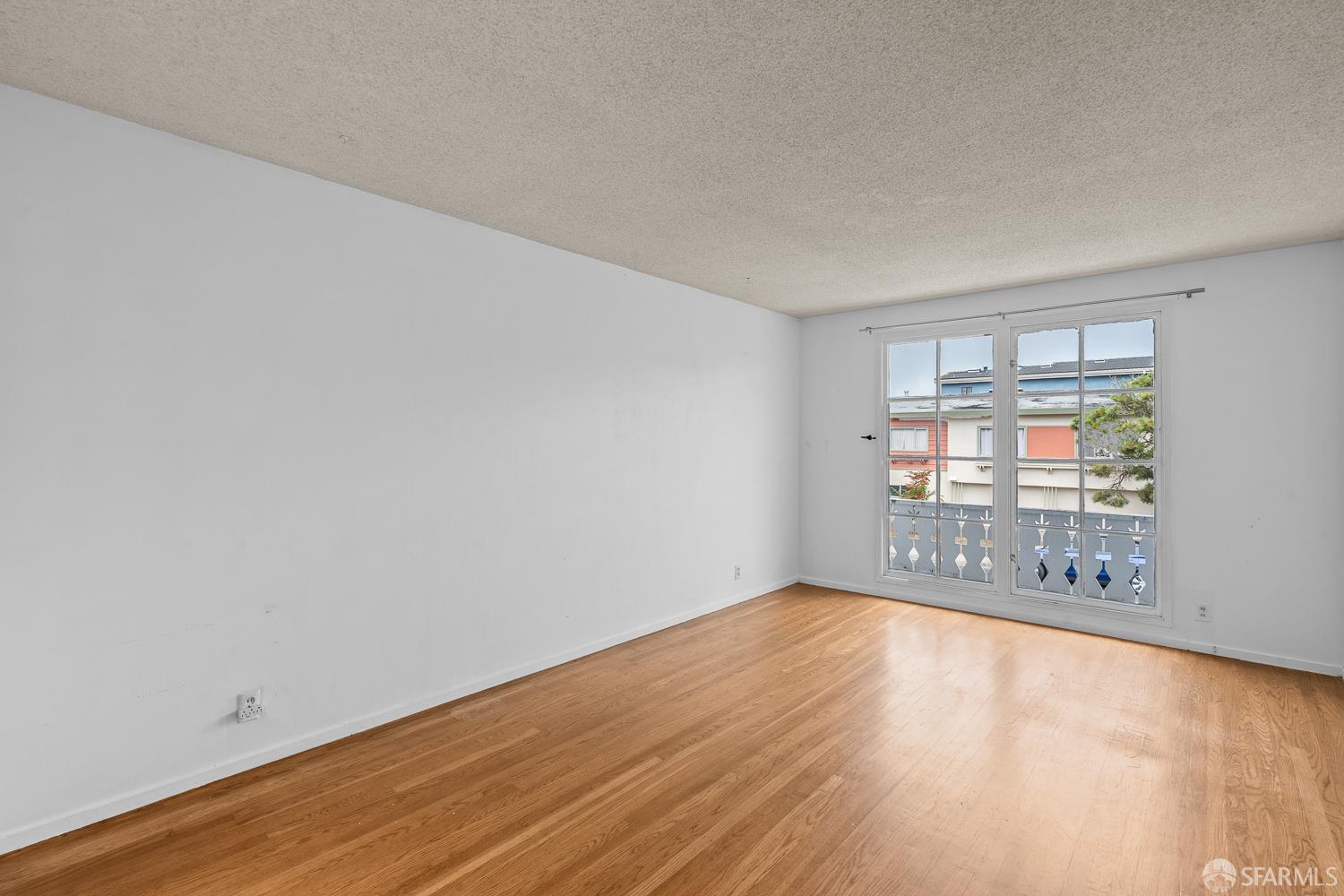 Detail Gallery Image 7 of 27 For 83 Parkside Ave, Daly City,  CA 94015 - 3 Beds | 2/1 Baths