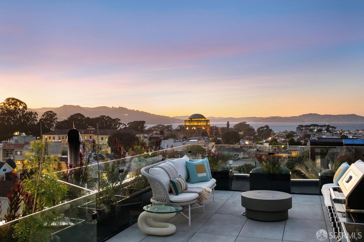 Detail Gallery Image 22 of 64 For 2762 Filbert St, San Francisco,  CA 94123 - – Beds | – Baths