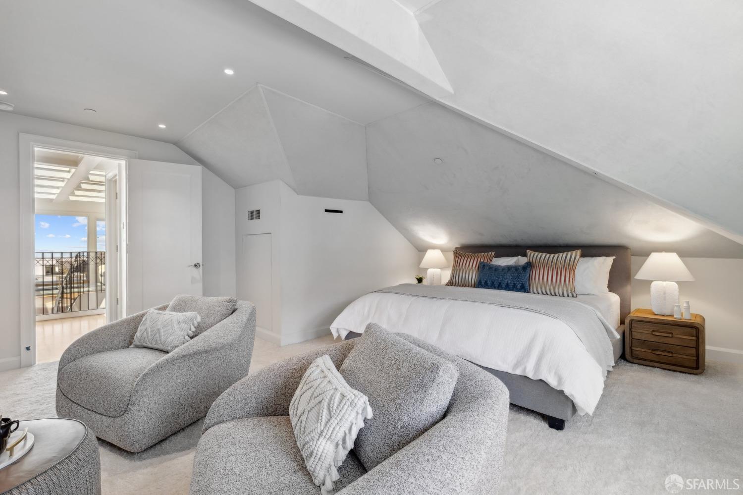 Detail Gallery Image 41 of 65 For 2730 Vallejo St, San Francisco,  CA 94123 - 6 Beds | 4/2 Baths