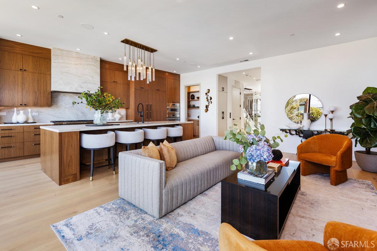 Detail Gallery Image 10 of 64 For 2762 Filbert St, San Francisco,  CA 94123 - – Beds | – Baths