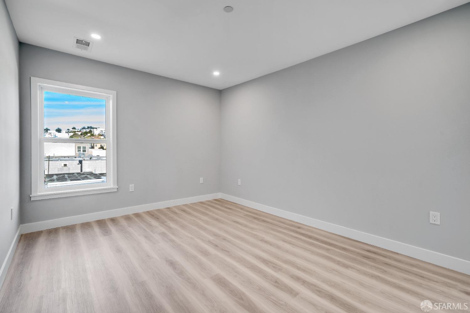 Detail Gallery Image 28 of 89 For 1640 Taraval St, San Francisco,  CA 94116 - – Beds | – Baths