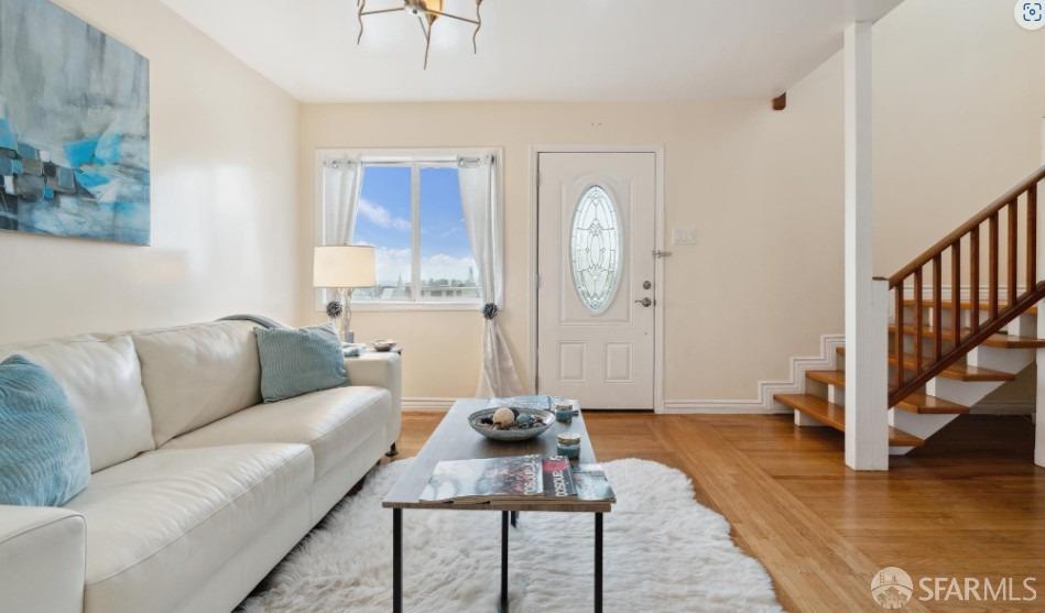 Detail Gallery Image 5 of 46 For 3412 Market St, San Francisco,  CA 94114 - 3 Beds | 2 Baths
