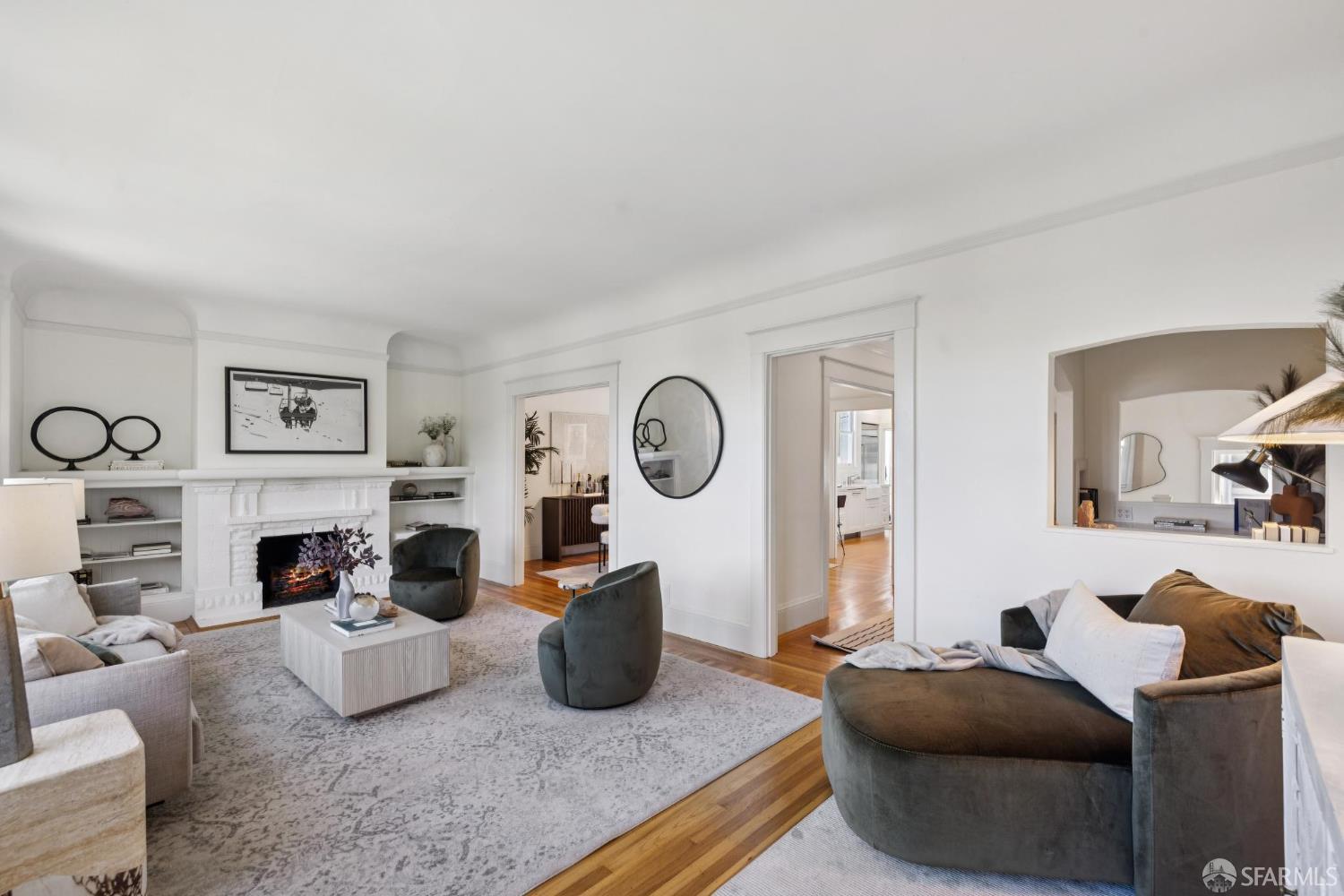 Detail Gallery Image 8 of 28 For 978 Clayton St, San Francisco,  CA 94117 - 2 Beds | 1/1 Baths