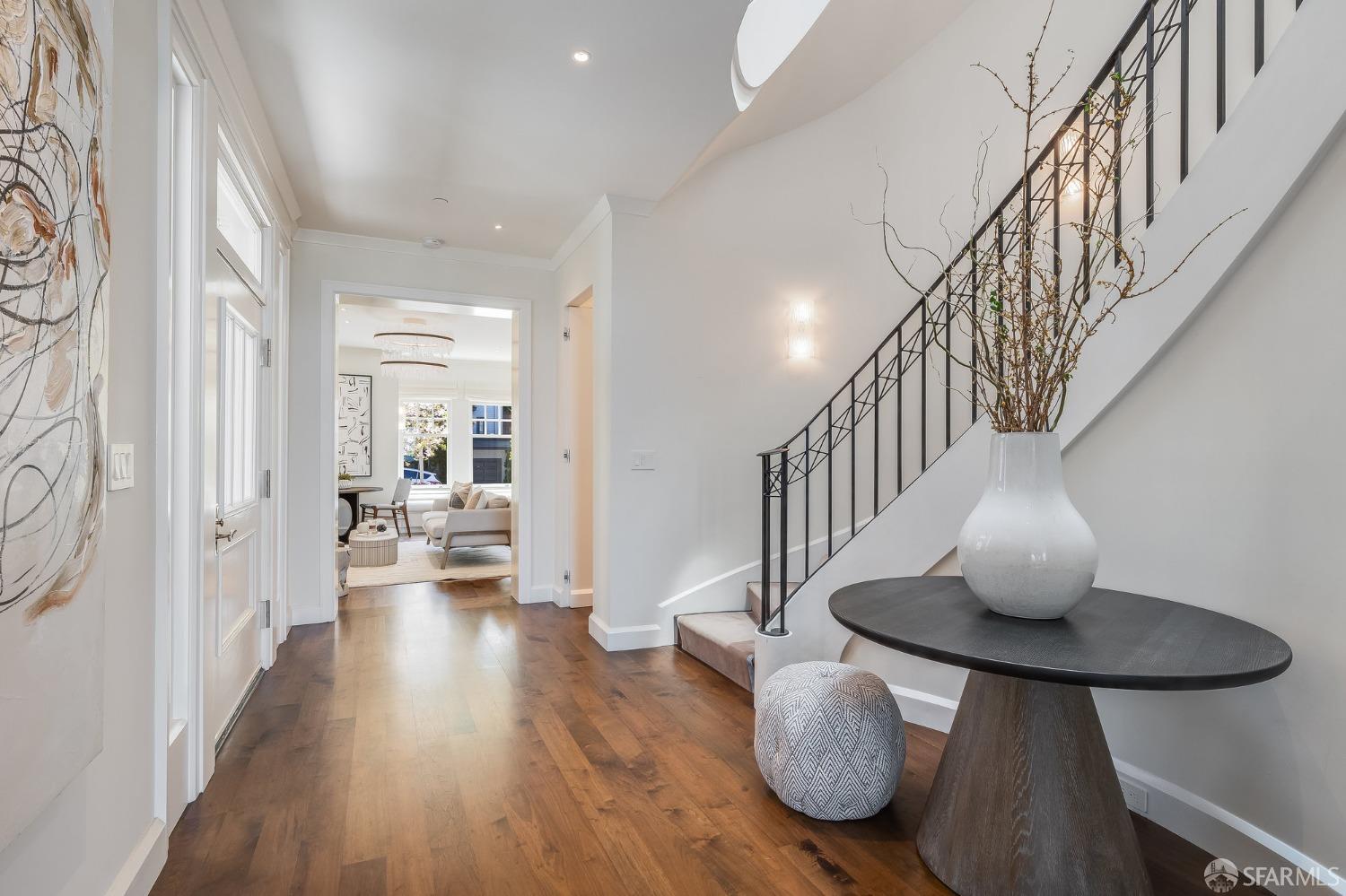 Detail Gallery Image 14 of 65 For 2730 Vallejo St, San Francisco,  CA 94123 - 6 Beds | 4/2 Baths