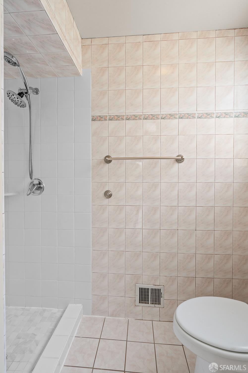 Detail Gallery Image 10 of 27 For 83 Parkside Ave, Daly City,  CA 94015 - 3 Beds | 2/1 Baths