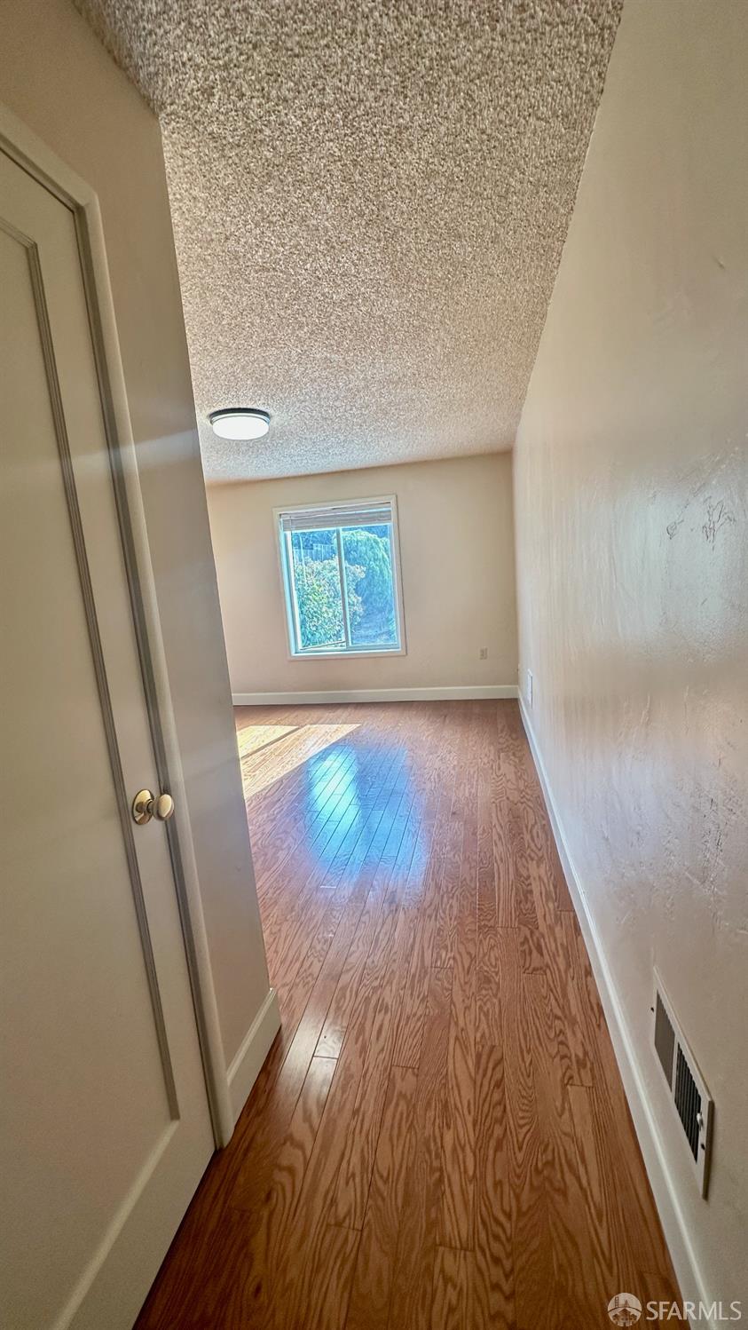 Detail Gallery Image 6 of 45 For 2322 39th Ave, San Francisco,  CA 94116 - 3 Beds | 1 Baths