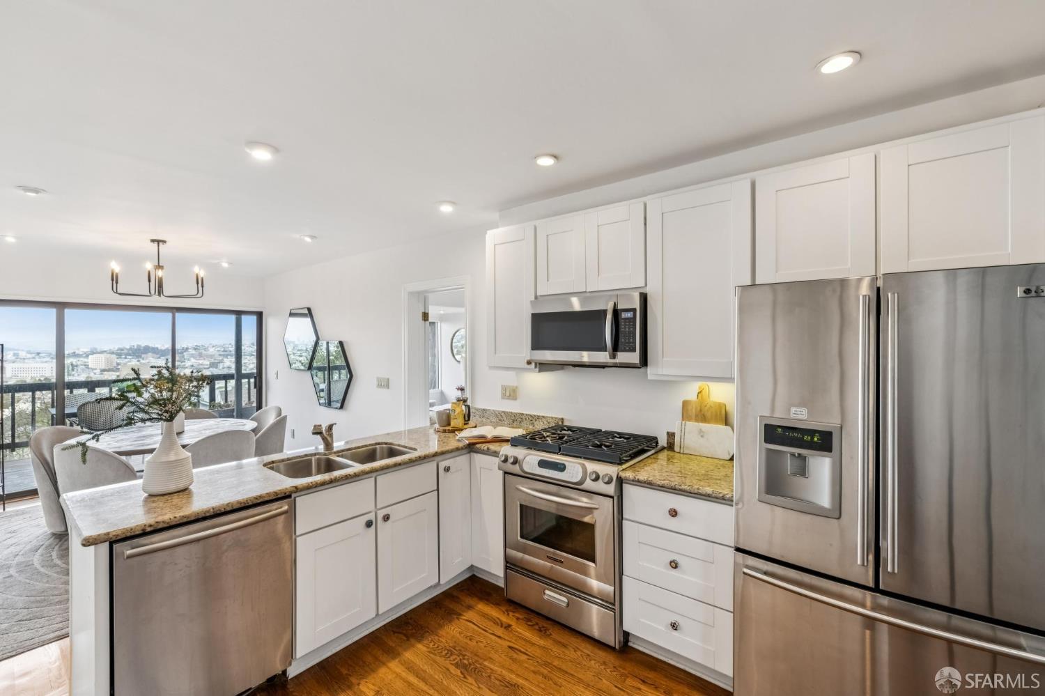 Detail Gallery Image 36 of 54 For 129 Laidley St, San Francisco,  CA 94131 - 2 Beds | 2 Baths