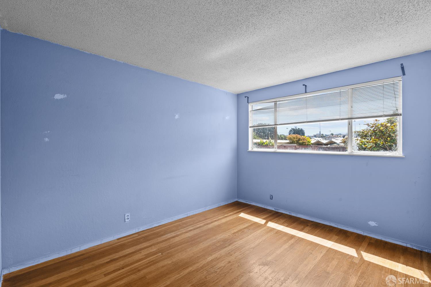 Detail Gallery Image 12 of 27 For 83 Parkside Ave, Daly City,  CA 94015 - 3 Beds | 2/1 Baths