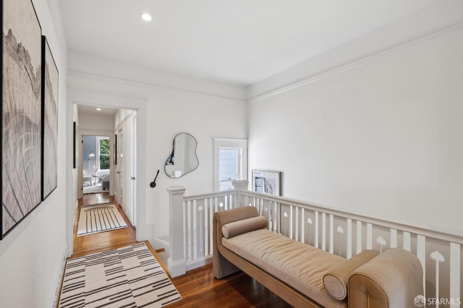 Detail Gallery Image 3 of 28 For 978 Clayton St, San Francisco,  CA 94117 - 2 Beds | 1/1 Baths