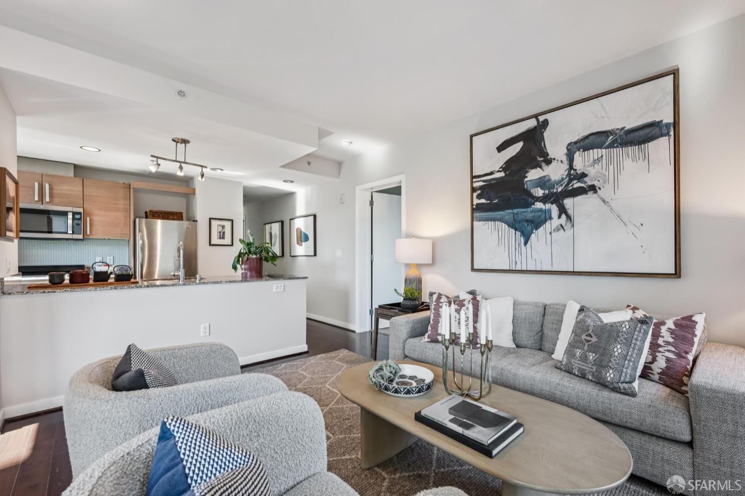 Photo #4: 425064908 Listing 