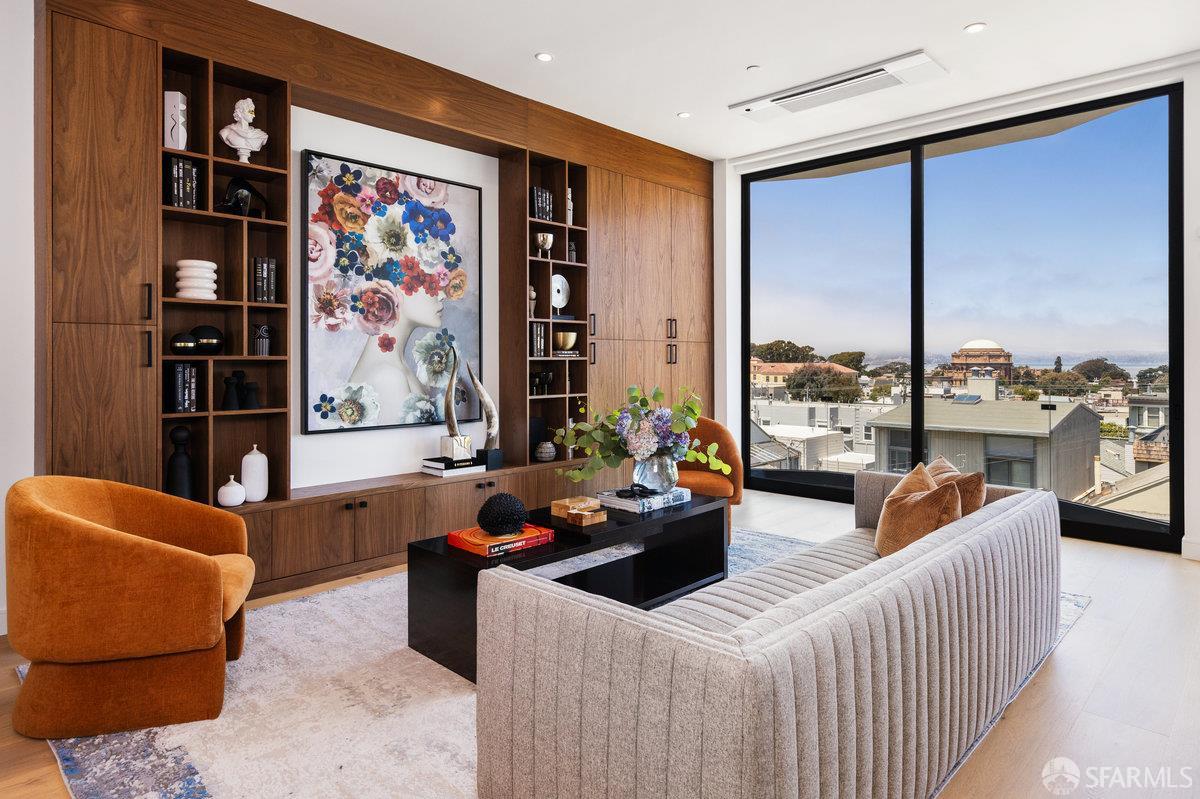 Detail Gallery Image 8 of 64 For 2762 Filbert St, San Francisco,  CA 94123 - 5 Beds | 5/2 Baths