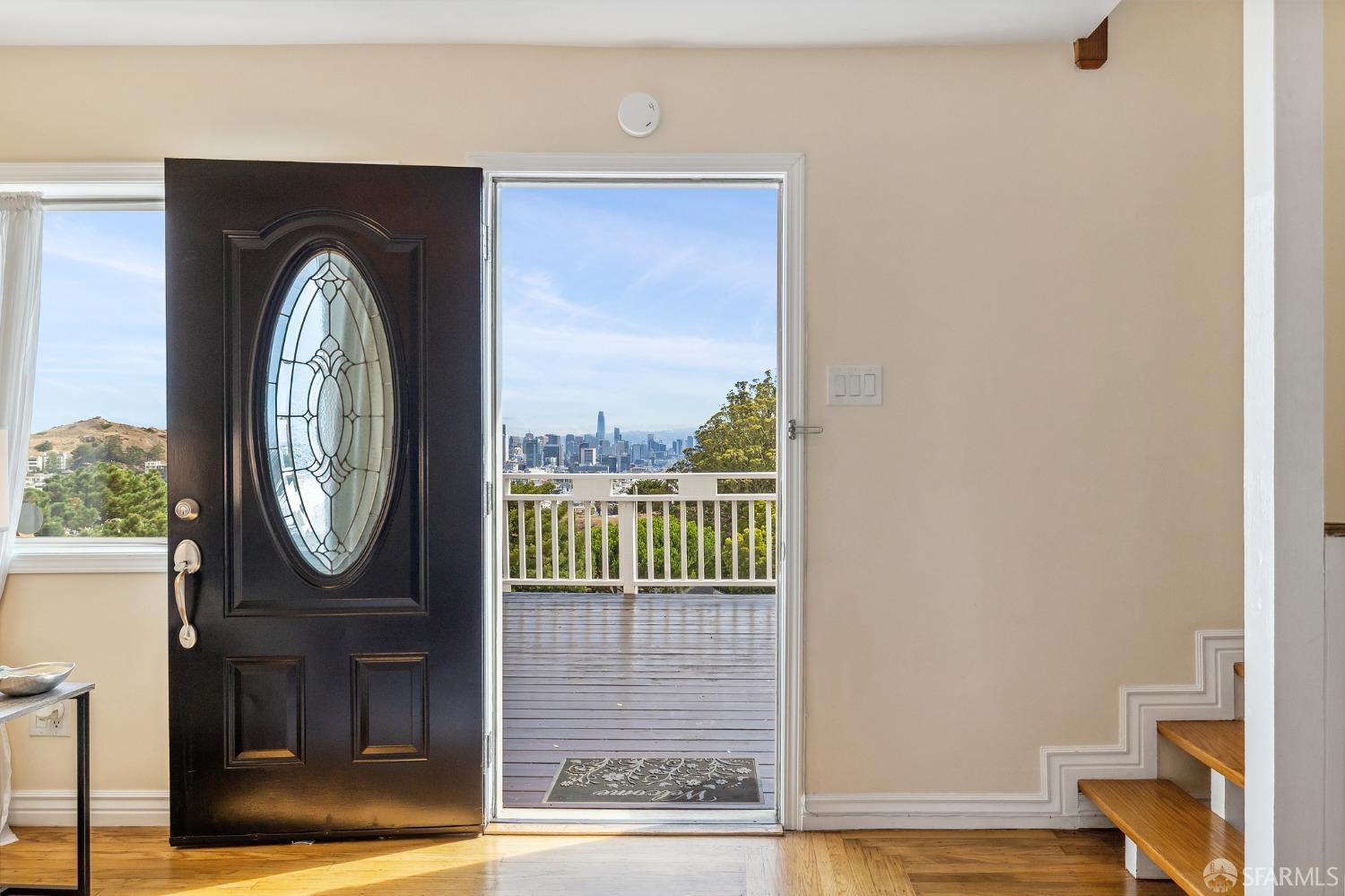 Detail Gallery Image 4 of 46 For 3412 Market St, San Francisco,  CA 94114 - 3 Beds | 2 Baths