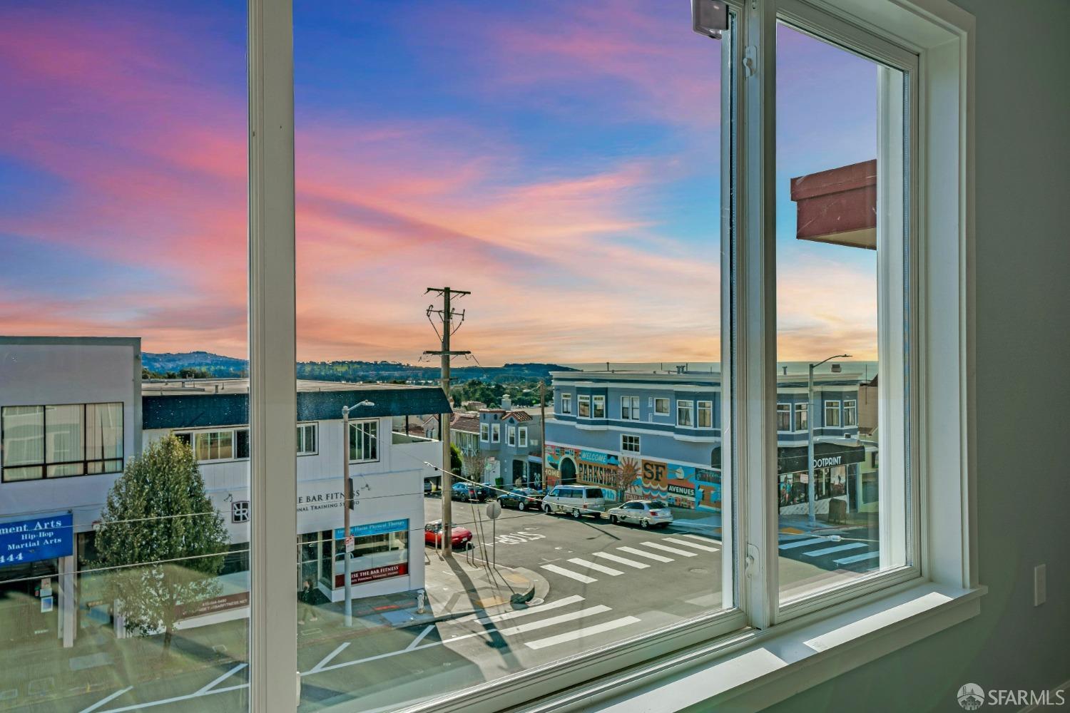 Detail Gallery Image 2 of 89 For 1640 Taraval St, San Francisco,  CA 94116 - – Beds | – Baths
