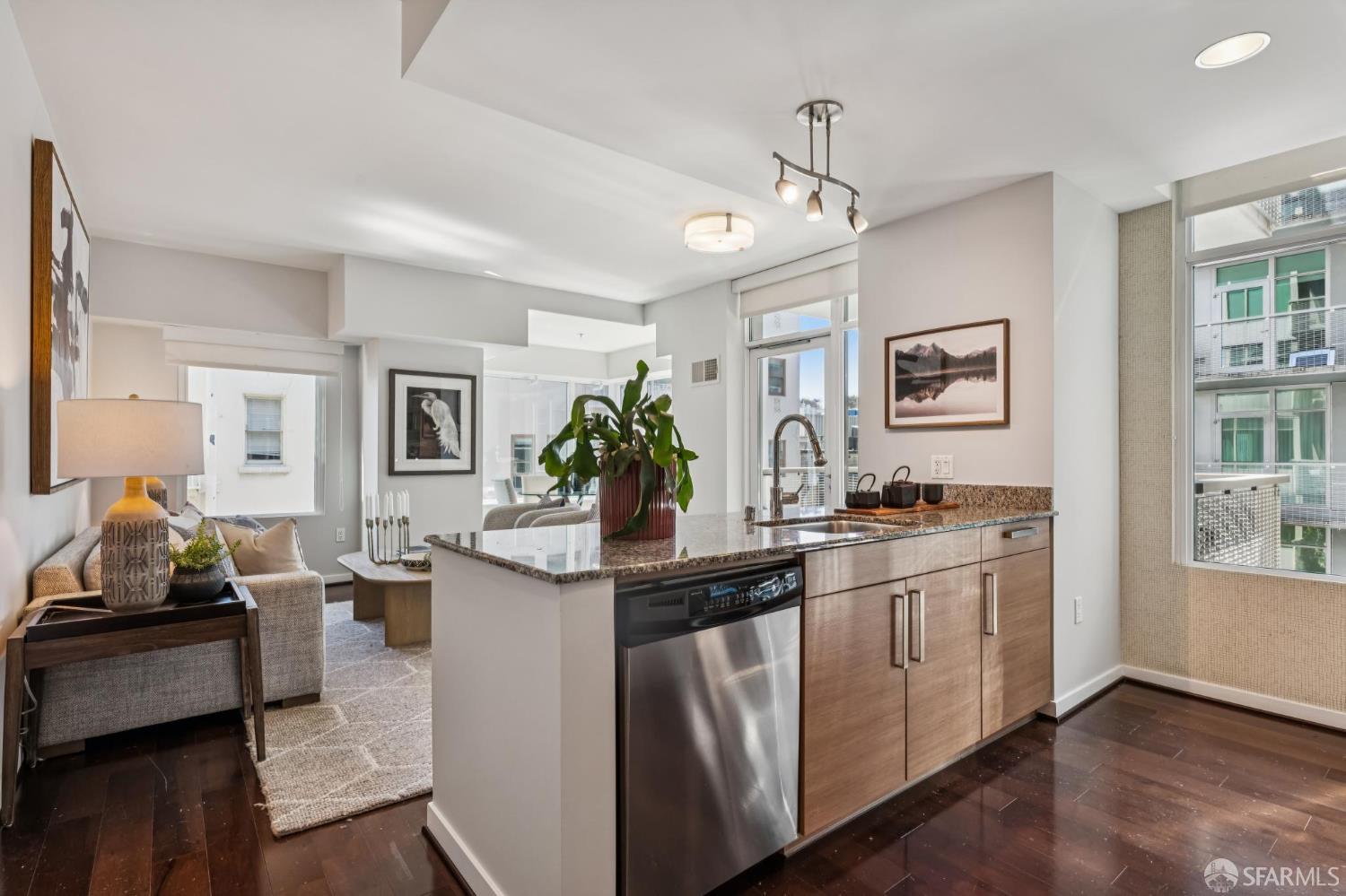 Photo #6: 425064908 Listing 