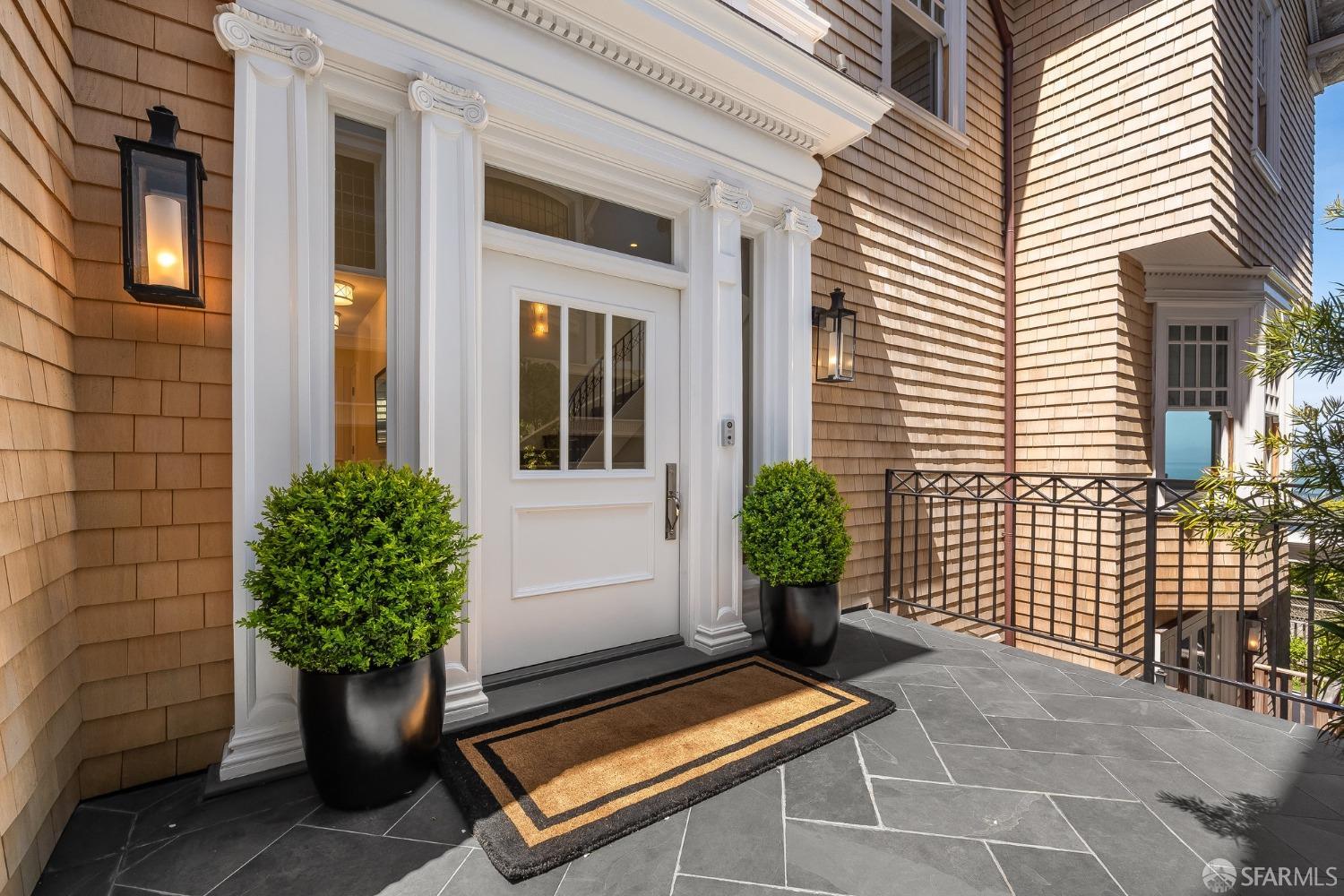 Detail Gallery Image 8 of 65 For 2730 Vallejo St, San Francisco,  CA 94123 - 6 Beds | 4/2 Baths