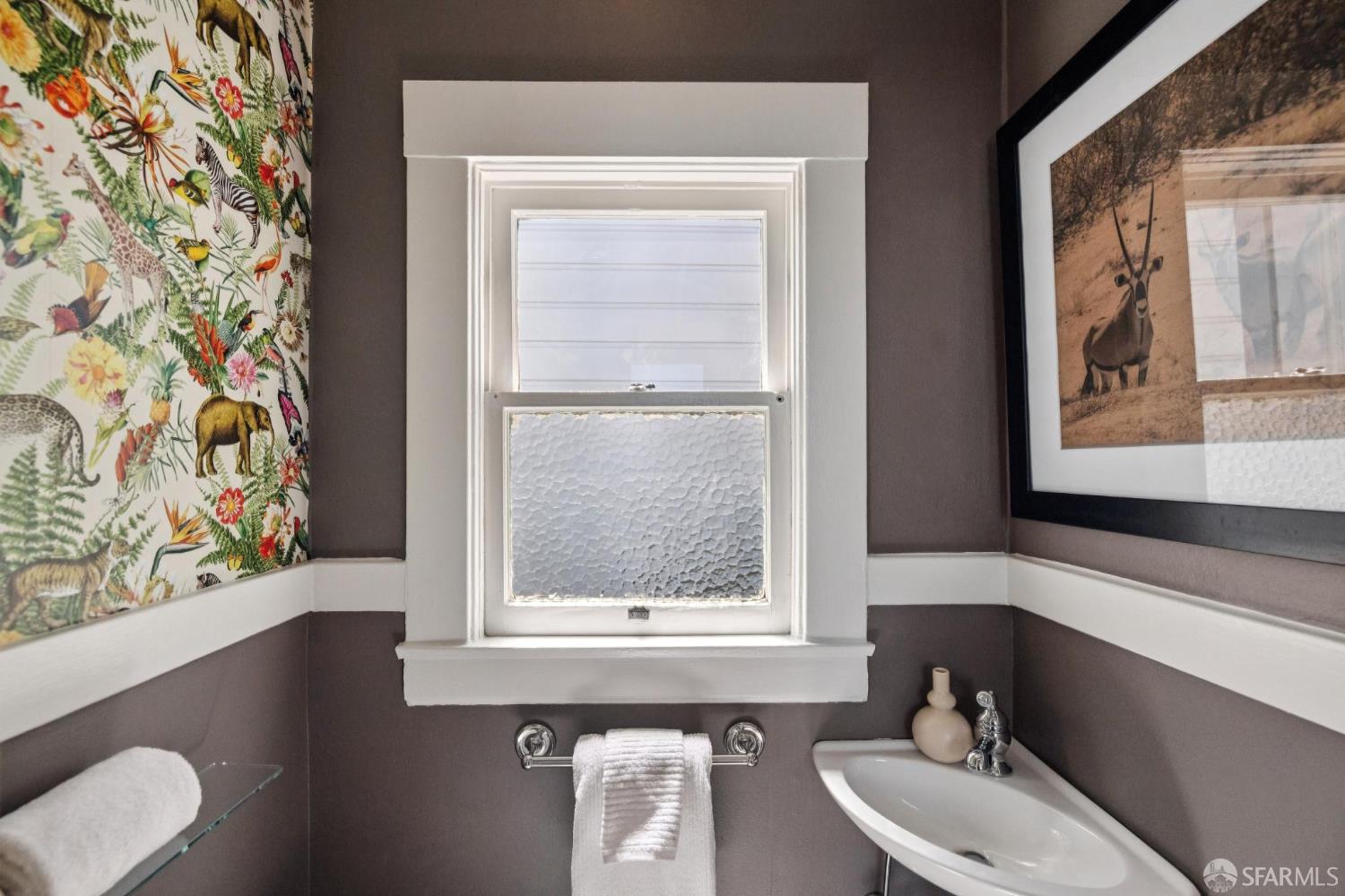 Detail Gallery Image 23 of 28 For 978 Clayton St, San Francisco,  CA 94117 - 2 Beds | 1/1 Baths