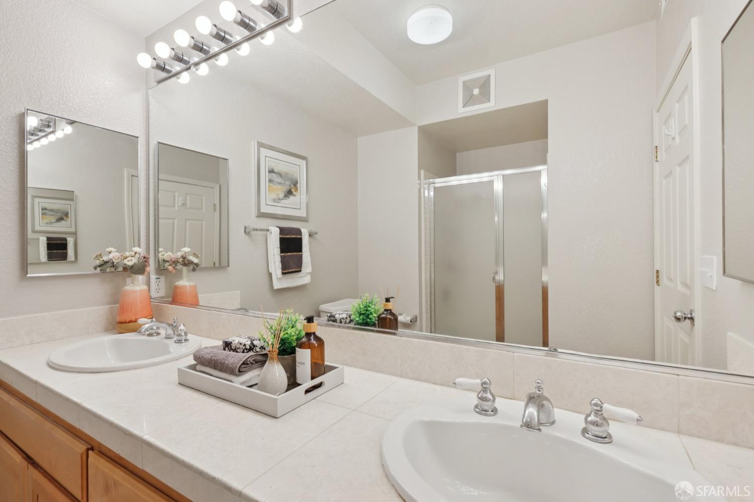 Detail Gallery Image 17 of 24 For 124 Elfin Ct, Brisbane,  CA 94005 - 2 Beds | 2 Baths