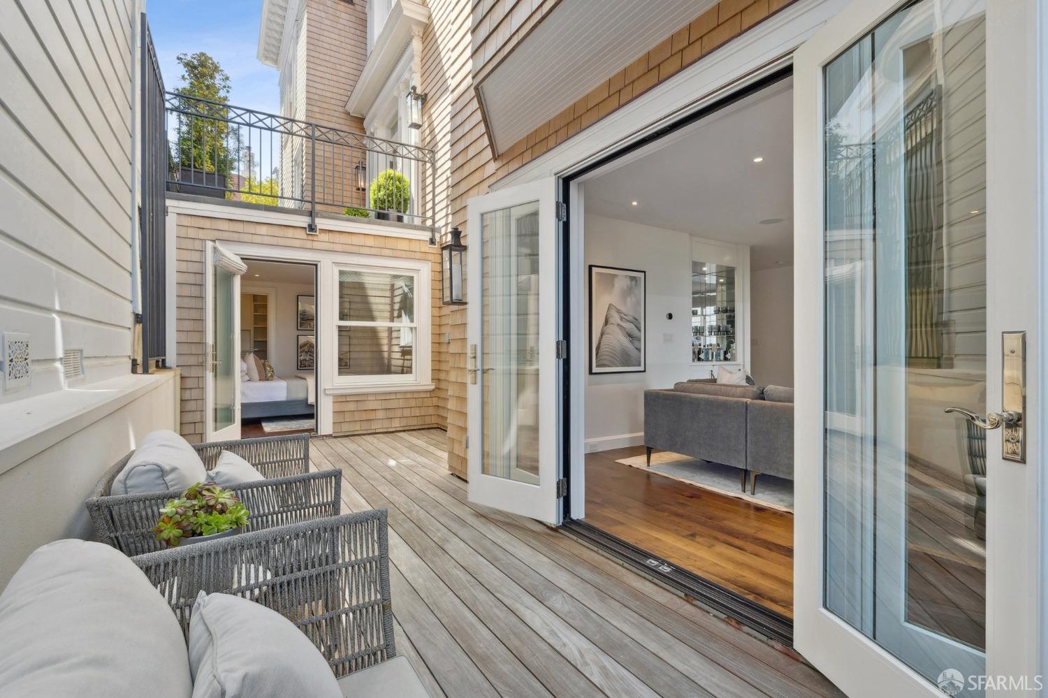 Detail Gallery Image 44 of 65 For 2730 Vallejo St, San Francisco,  CA 94123 - 6 Beds | 4/2 Baths