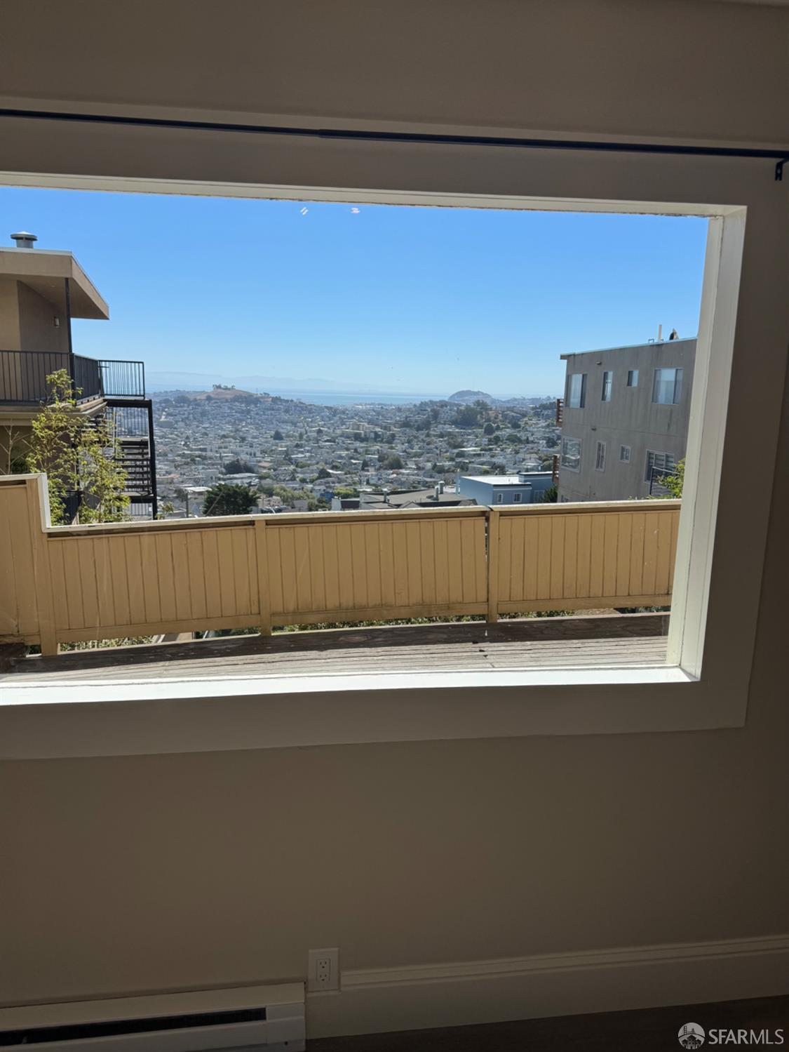 Detail Gallery Image 3 of 14 For 821 Corbett Ave, San Francisco,  CA 94131 - – Beds | – Baths