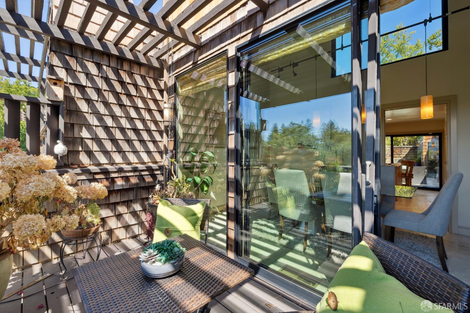 Detail Gallery Image 13 of 50 For 214 the Knoll, Orinda,  CA 94563 - 3 Beds | 3 Baths