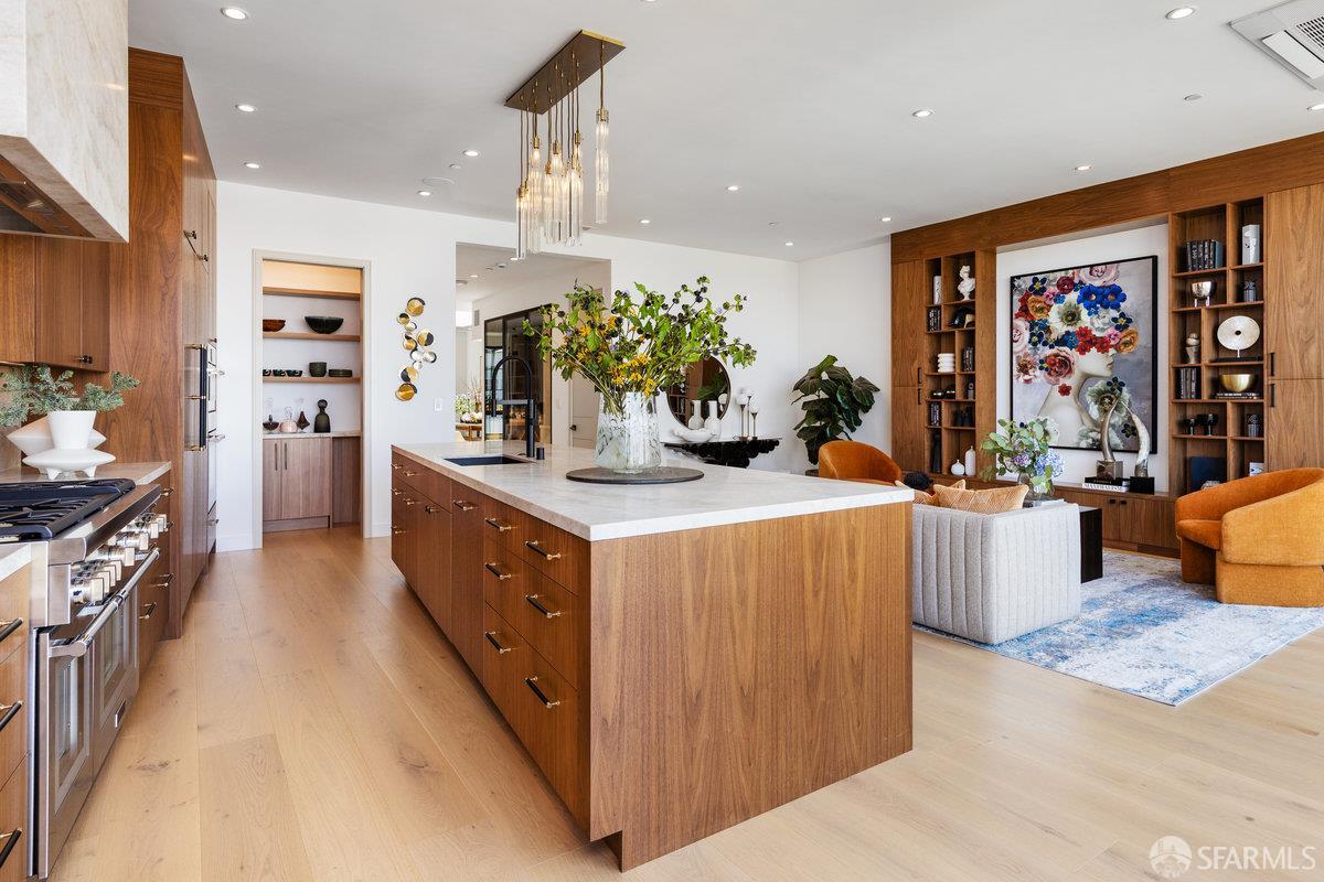 Detail Gallery Image 13 of 64 For 2762 Filbert St, San Francisco,  CA 94123 - 5 Beds | 5/2 Baths