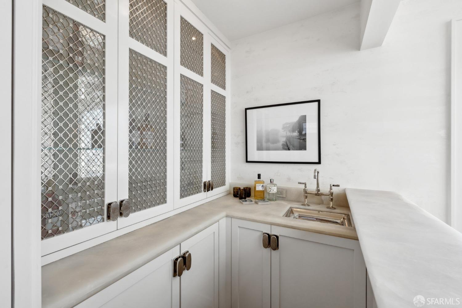 Detail Gallery Image 39 of 65 For 2730 Vallejo St, San Francisco,  CA 94123 - 6 Beds | 4/2 Baths
