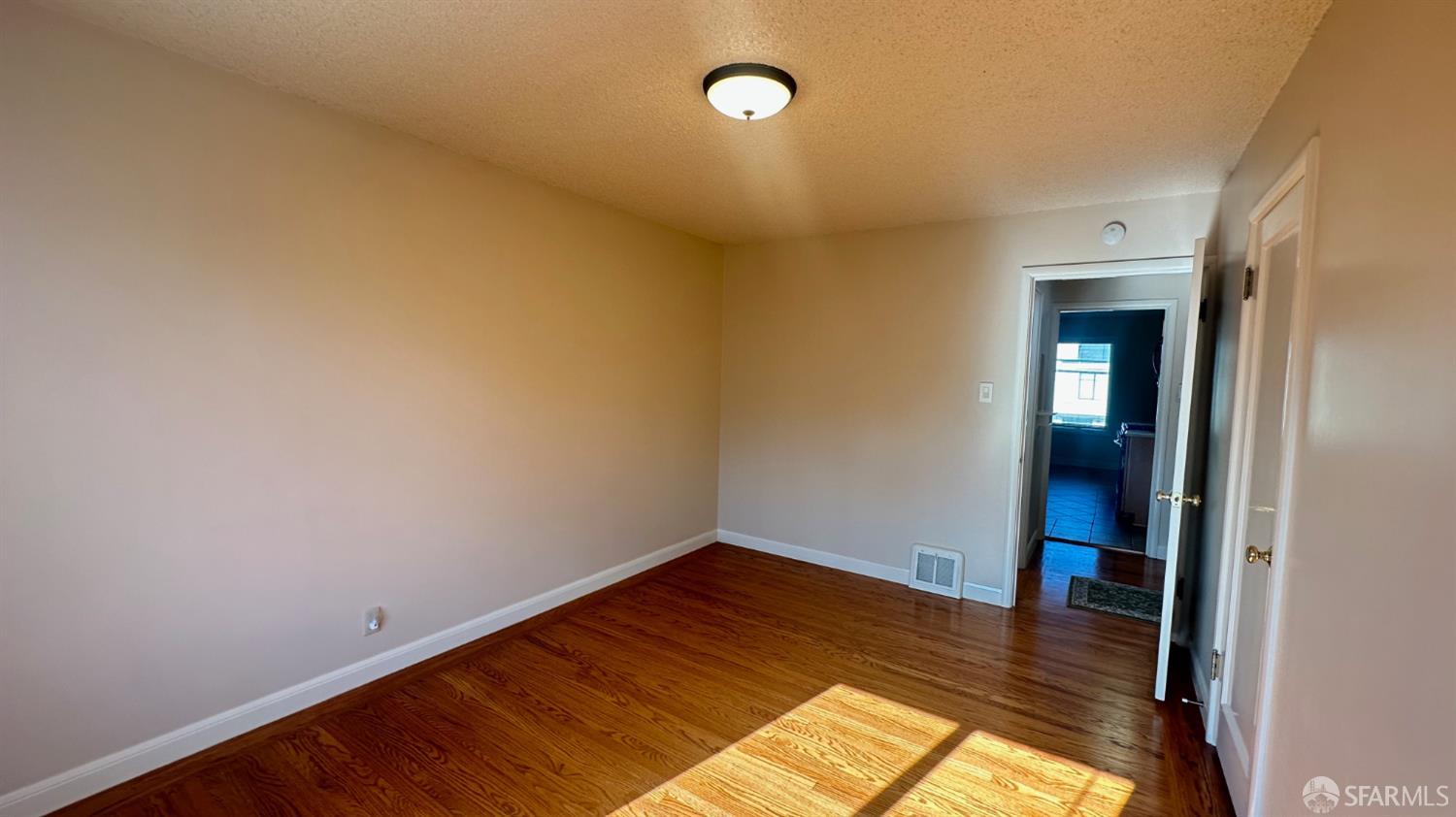 Detail Gallery Image 18 of 45 For 2322 39th Ave, San Francisco,  CA 94116 - 3 Beds | 1 Baths