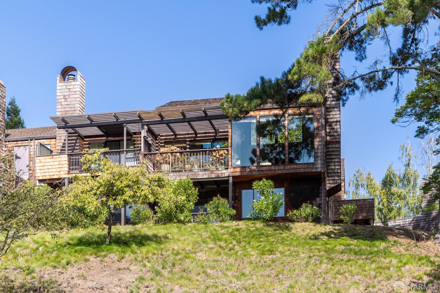 Detail Gallery Image 1 of 50 For 214 the Knoll, Orinda,  CA 94563 - 3 Beds | 3 Baths