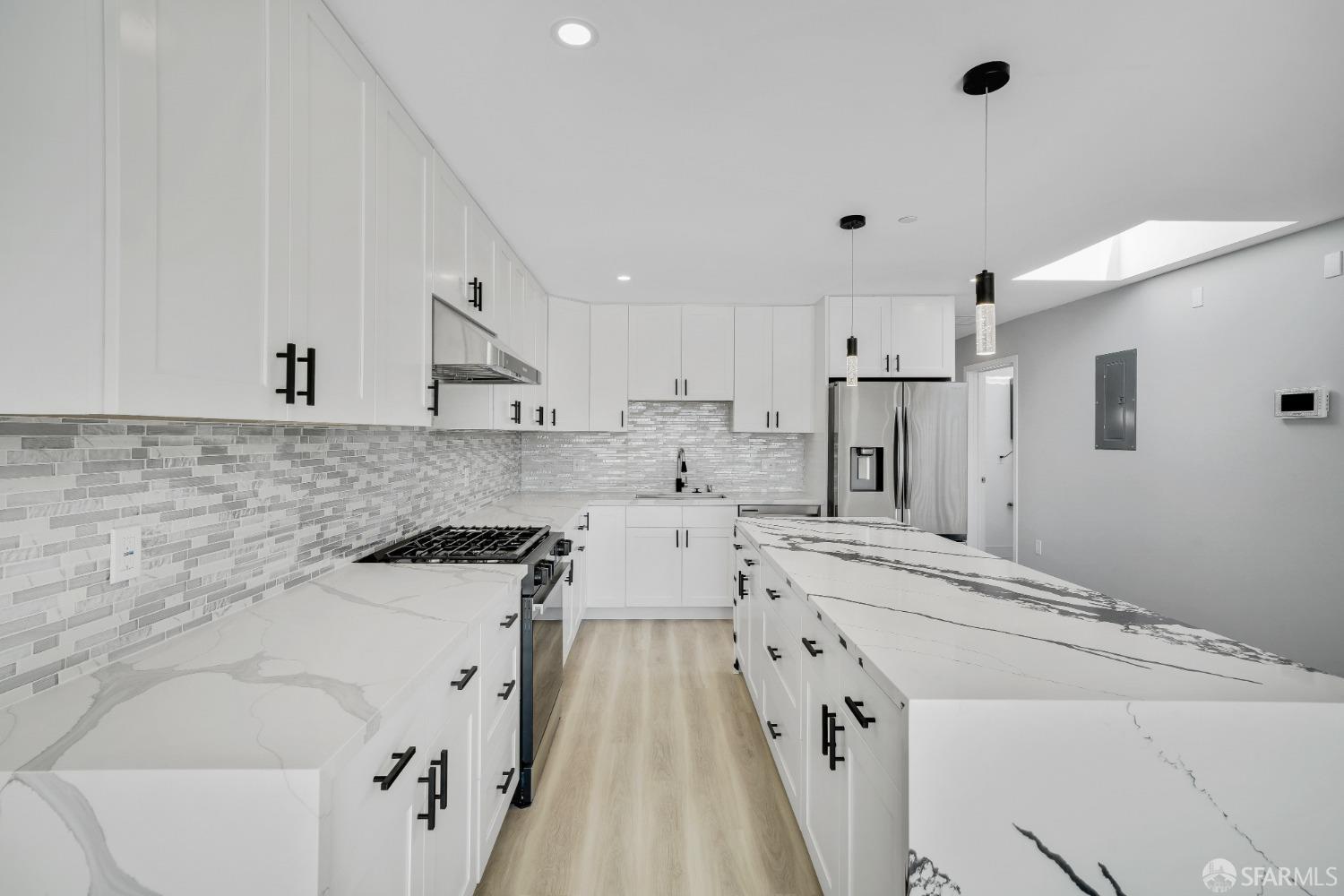 Detail Gallery Image 8 of 89 For 1640 Taraval St, San Francisco,  CA 94116 - – Beds | – Baths