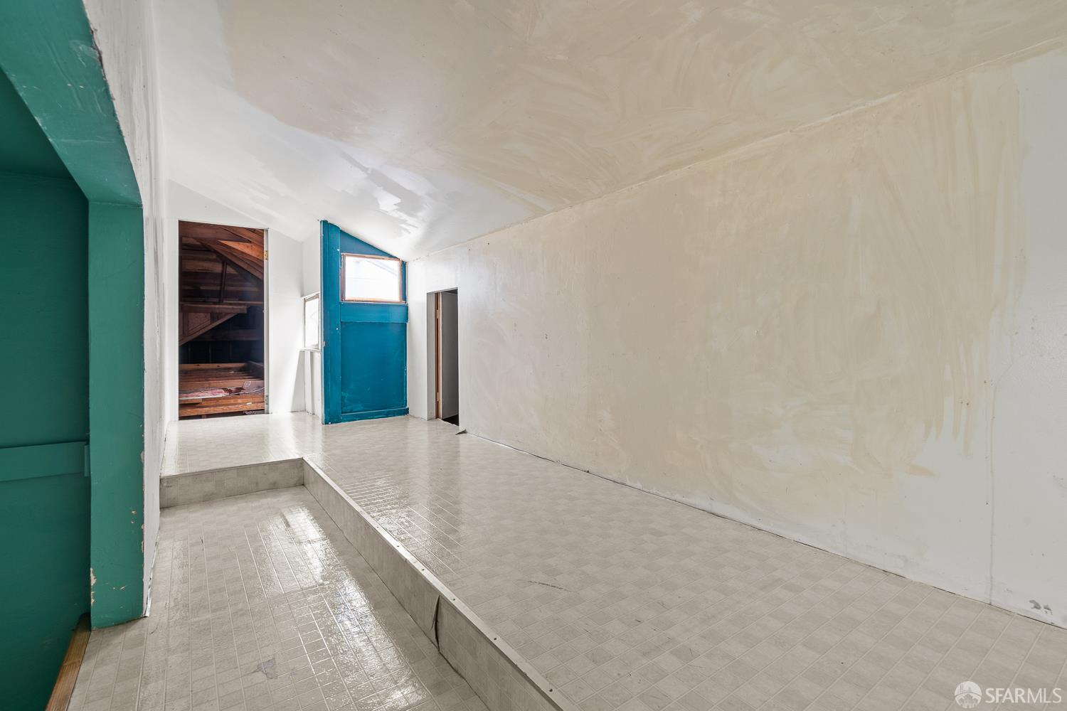Detail Gallery Image 14 of 27 For 83 Parkside Ave, Daly City,  CA 94015 - 3 Beds | 2/1 Baths