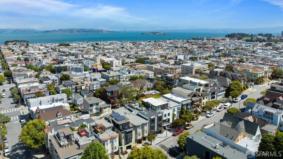 Detail Gallery Image 61 of 64 For 2762 Filbert St, San Francisco,  CA 94123 - 5 Beds | 5/2 Baths
