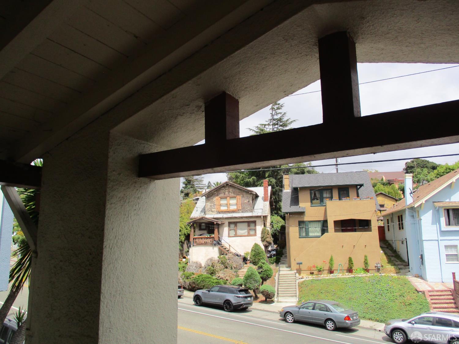 Detail Gallery Image 33 of 49 For 321 Santa Clara Ave, Oakland,  CA 94610 - 4 Beds | 4 Baths