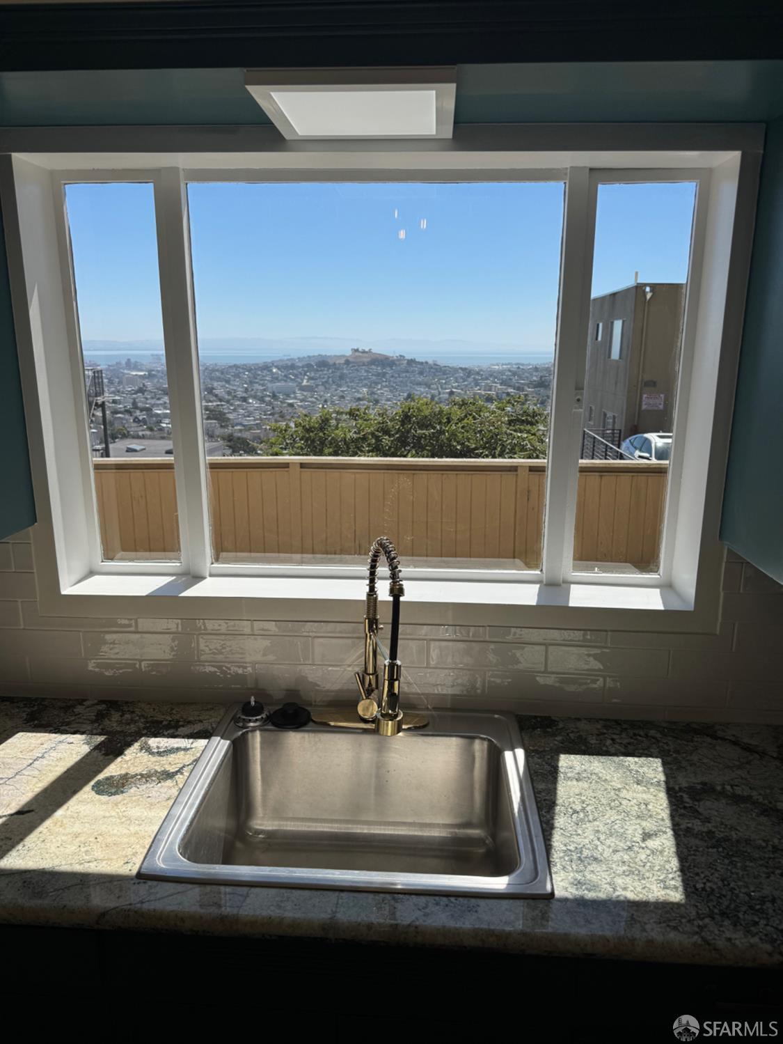 Detail Gallery Image 2 of 14 For 821 Corbett Ave, San Francisco,  CA 94131 - – Beds | – Baths